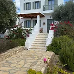 Niriedes Villa